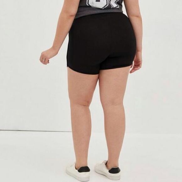 Torrid Black Signature Waist Dolphin Hem Bike Short - Picture 5 of 12